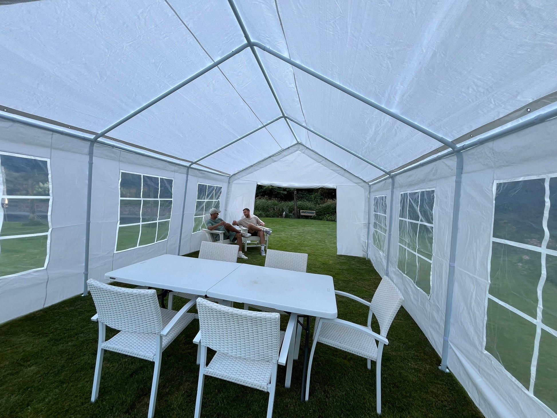 Opgebouwd partytent wit 3x6
